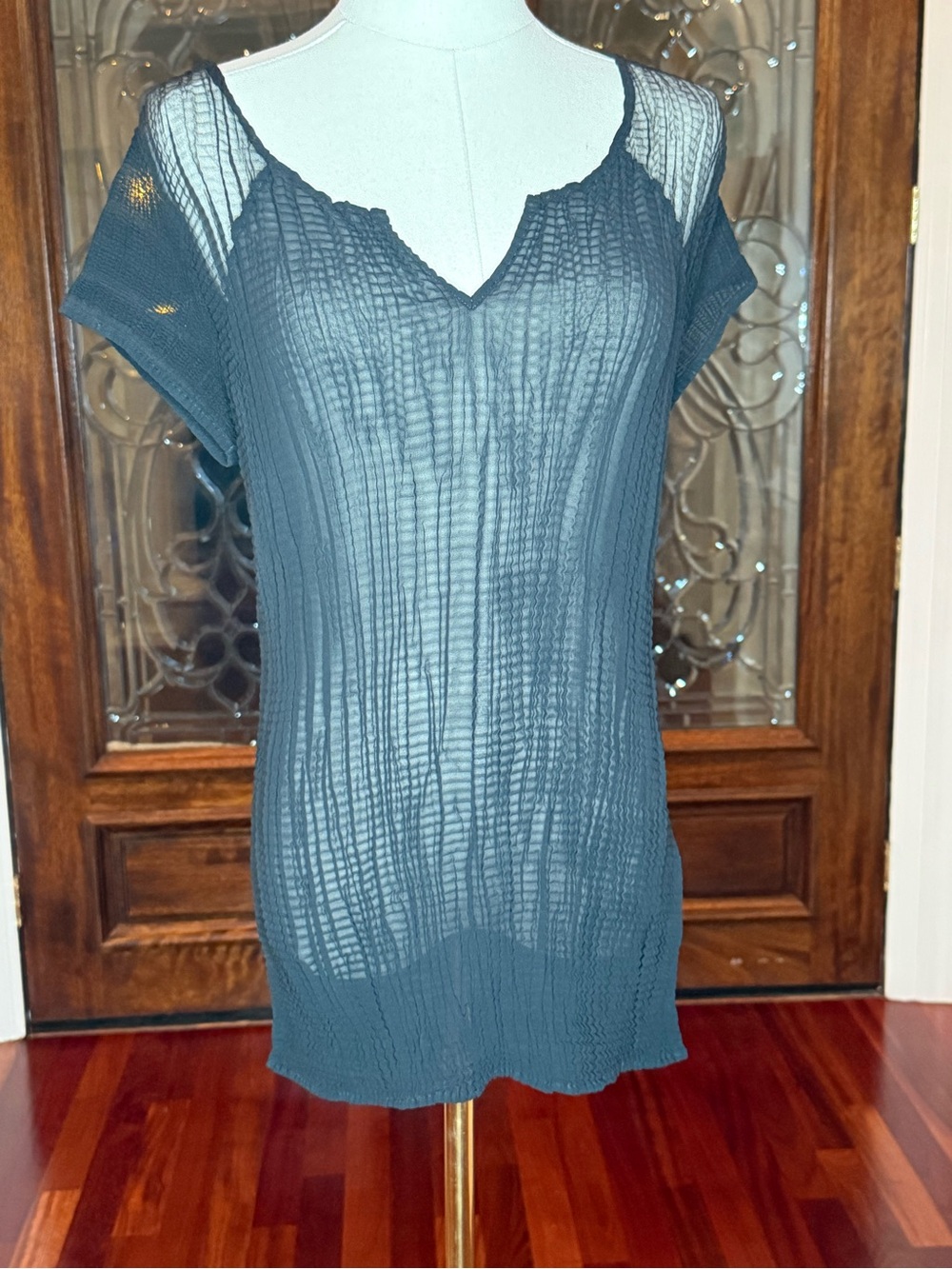 Komarov Black Sheer Crinkle Tunic Top V-Neck Textured Size L